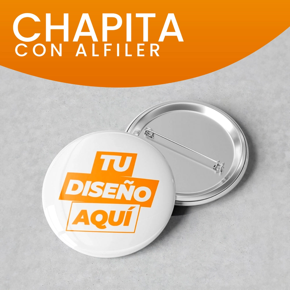 Chapita personalizada con alfiler, ideal para eventos corporativos y promociones empresariales.